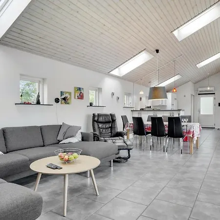 Holiday home Lovely In With Wifi