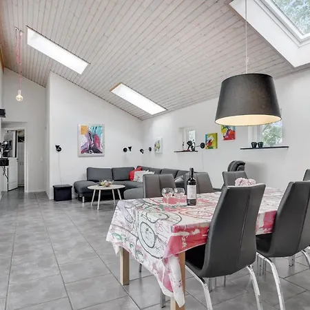 Holiday home Lovely In With Wifi *