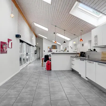 Lovely In With Wifi Holiday home *