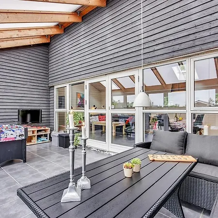 Four-bedroom Holiday In Tarm